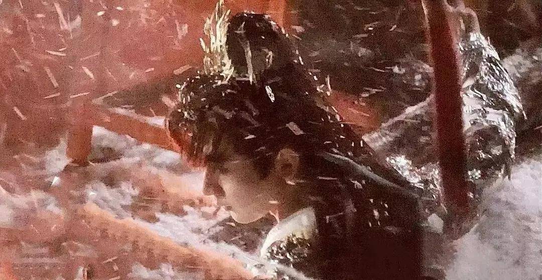 成毅李一桐参加爱奇艺717 ，为《王权篇》打call，这是要上线了？相关配图