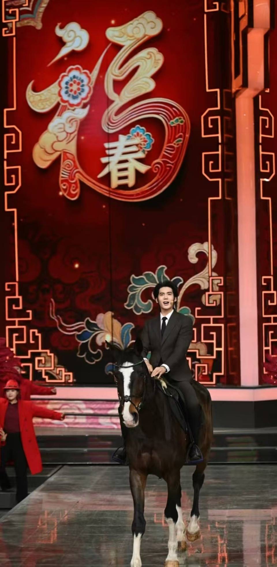 原创
            2026年央视春晚之外的22台春晚，个人最喜爱的十大喜剧类节目，十大歌舞类节目相关配图