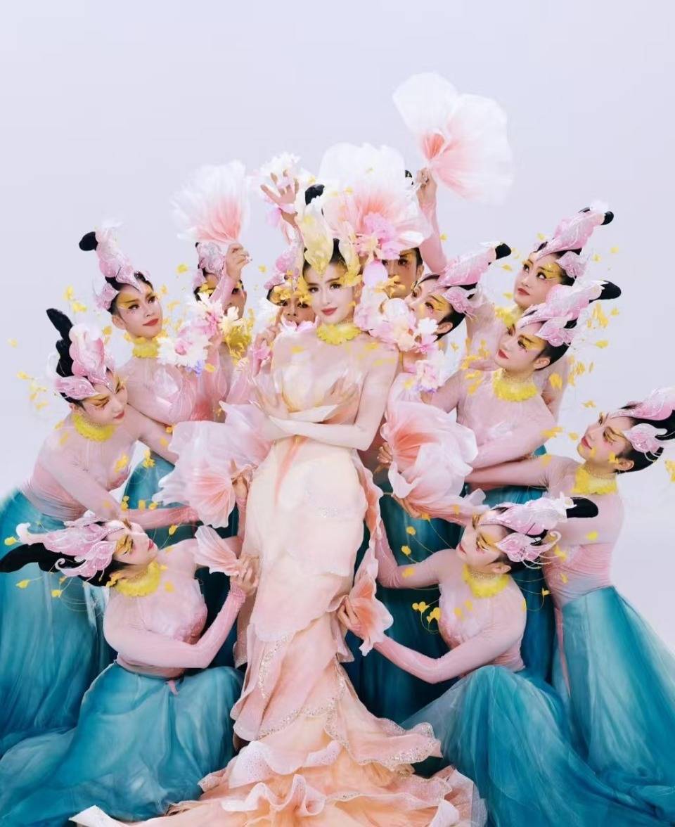 原创
            2026年央视春晚之外的22台春晚，个人最喜爱的十大喜剧类节目，十大歌舞类节目相关配图