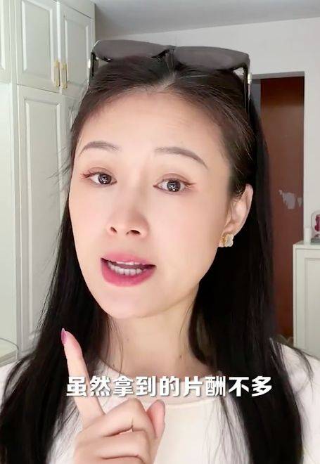 原创 《巴啦啦》片酬曝光!52集黑魔仙4万,美雪20万,凌妈妈自曝仅1万相关配图