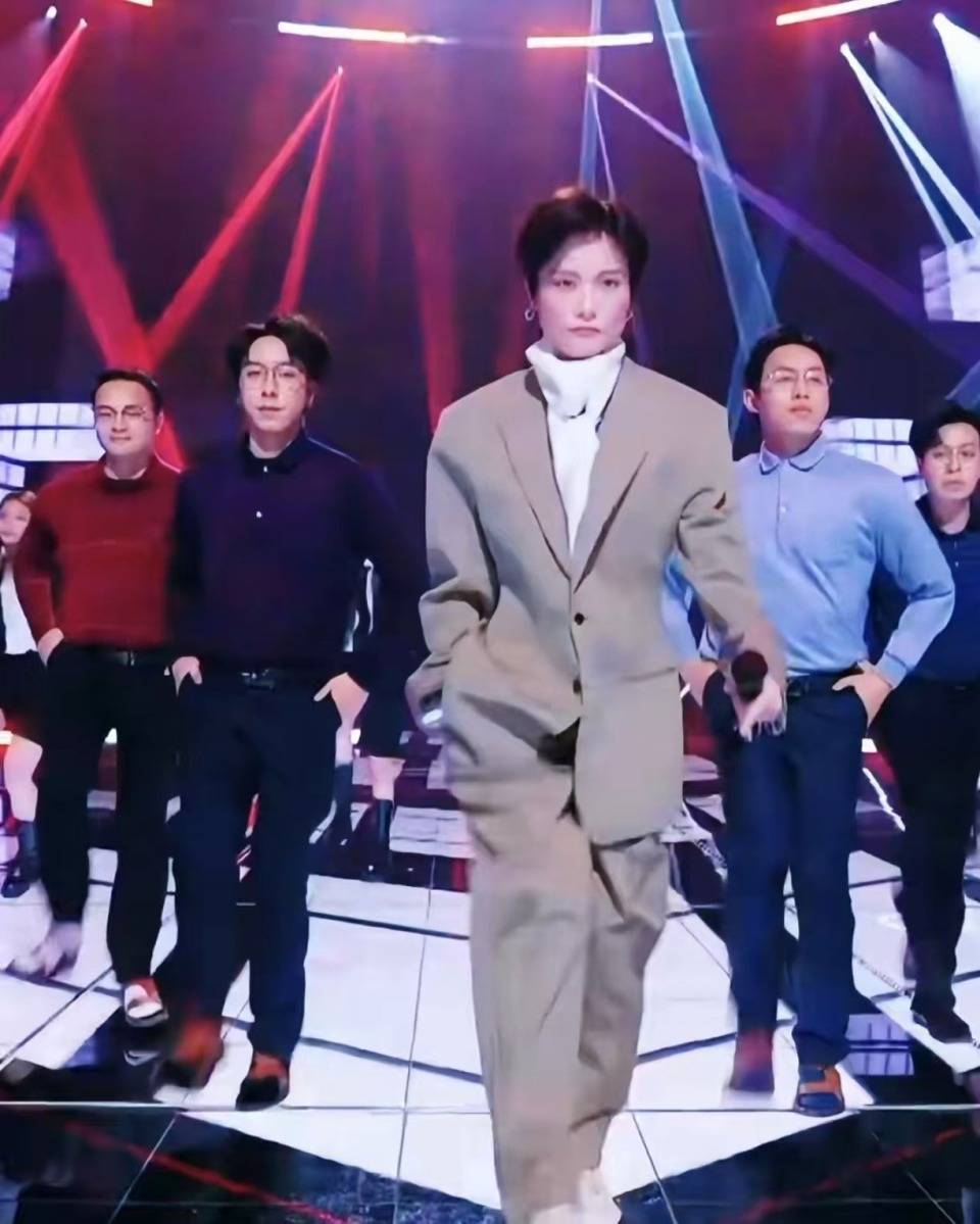 原创
            2026年央视春晚之外的22台春晚，个人最喜爱的十大喜剧类节目，十大歌舞类节目相关配图